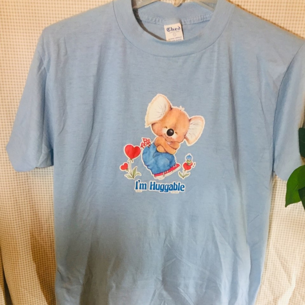 Vintage I'm huggable tee